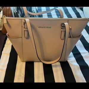 Michael Kors medium tote bag!